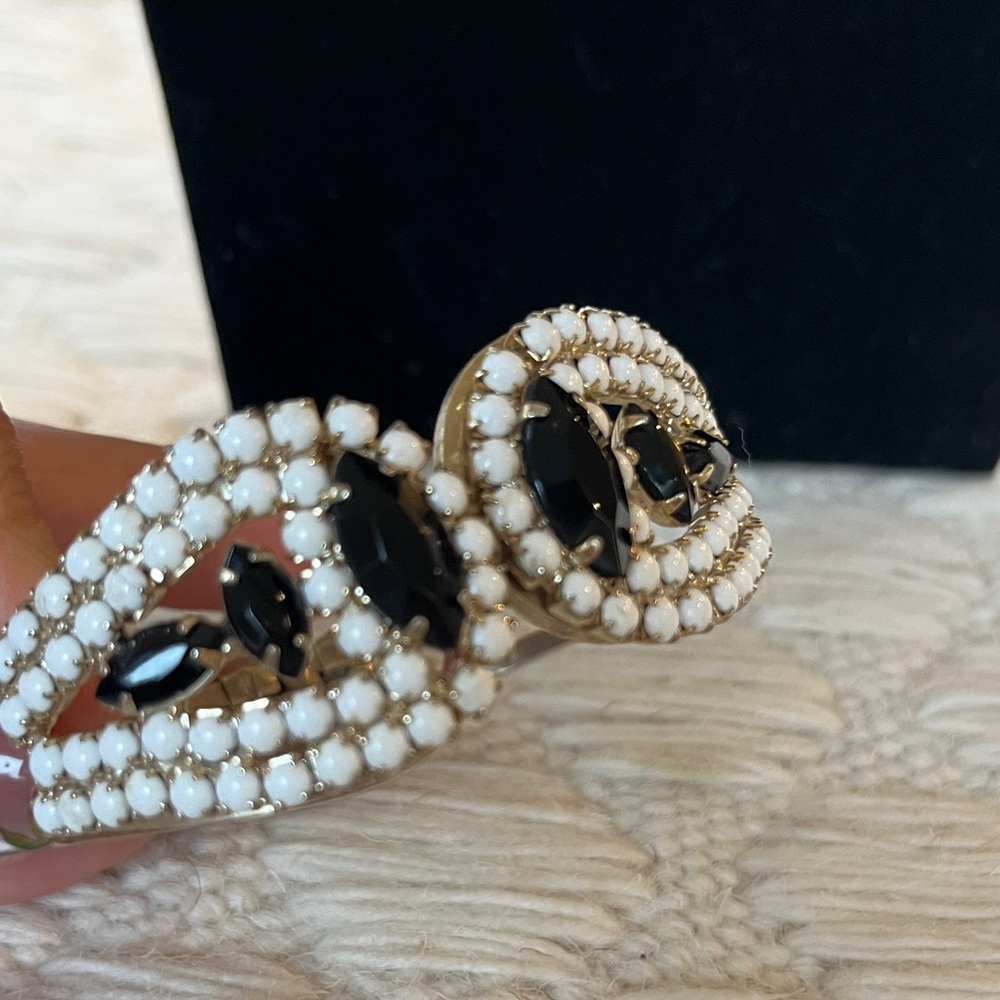 EUC Juliana D & E DeLizza Elster Rhinestone Cabochon Bead Clamper Bracelet - Picture 2 of 4
